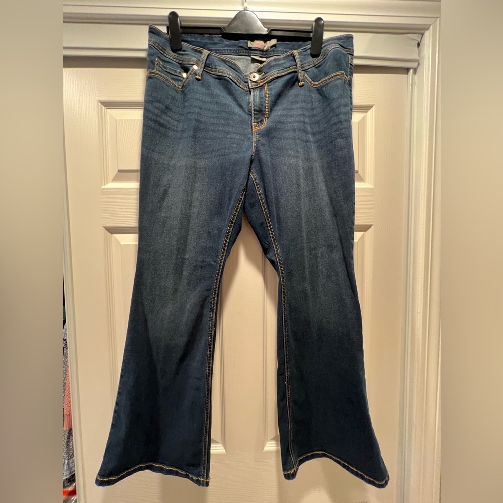 Torrid flair dark blue jeans great condition, size 18 regular length